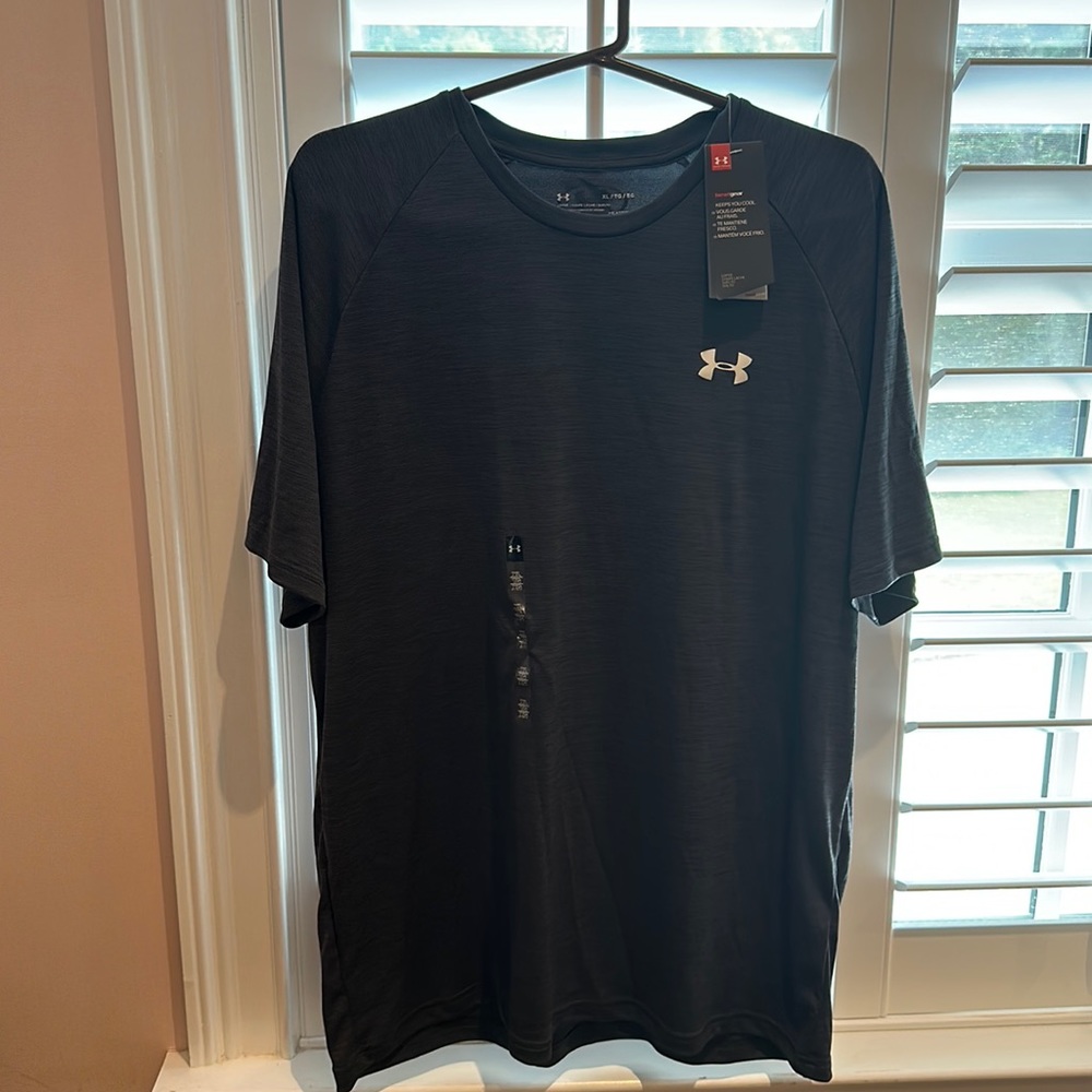 NWT Men’s heat gear under armor T shirt